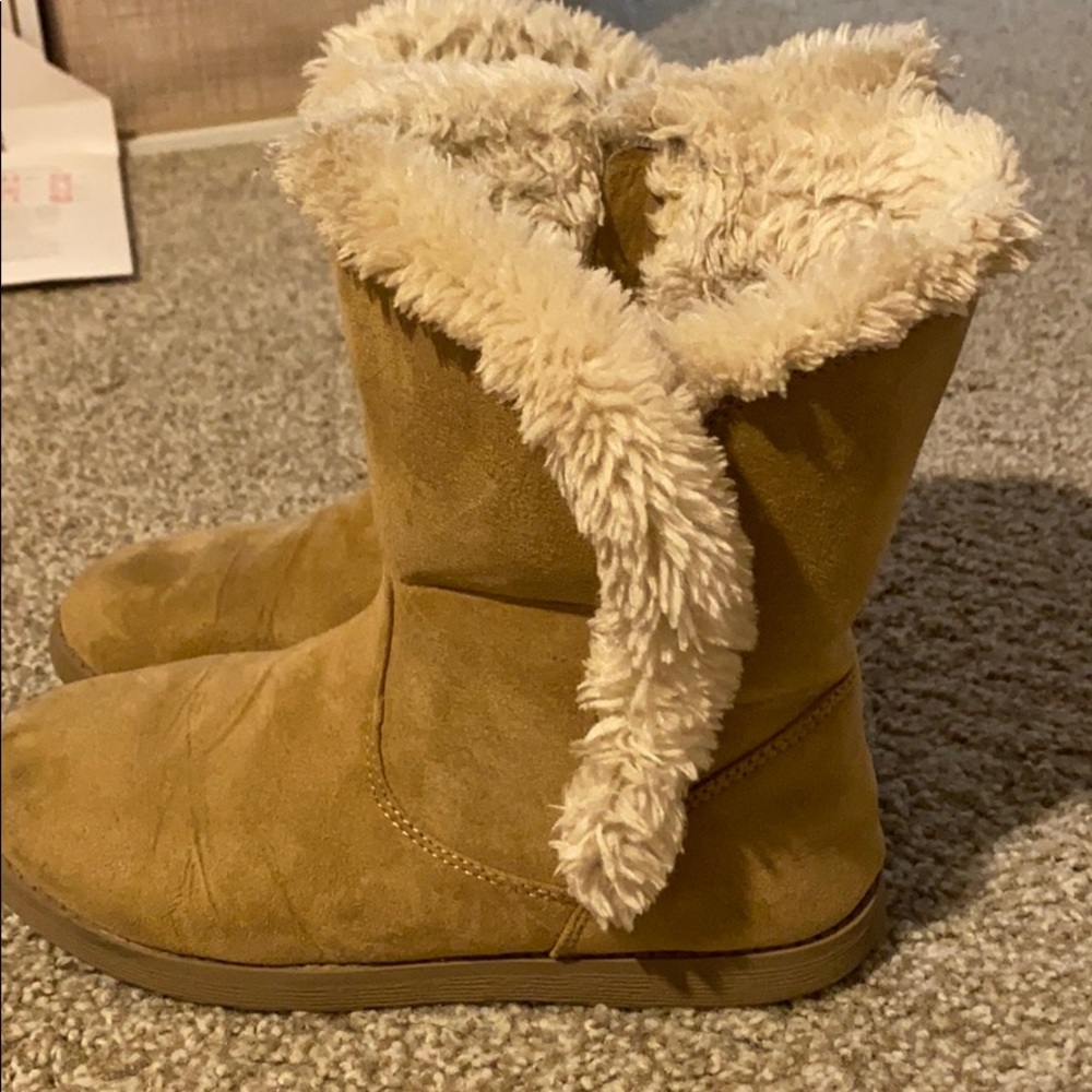 Girls boots